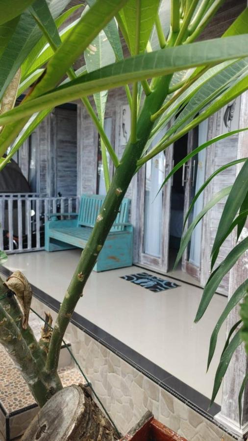 Sarinah Beach - Bistro & Bungalow Batununggul エクステリア 写真
