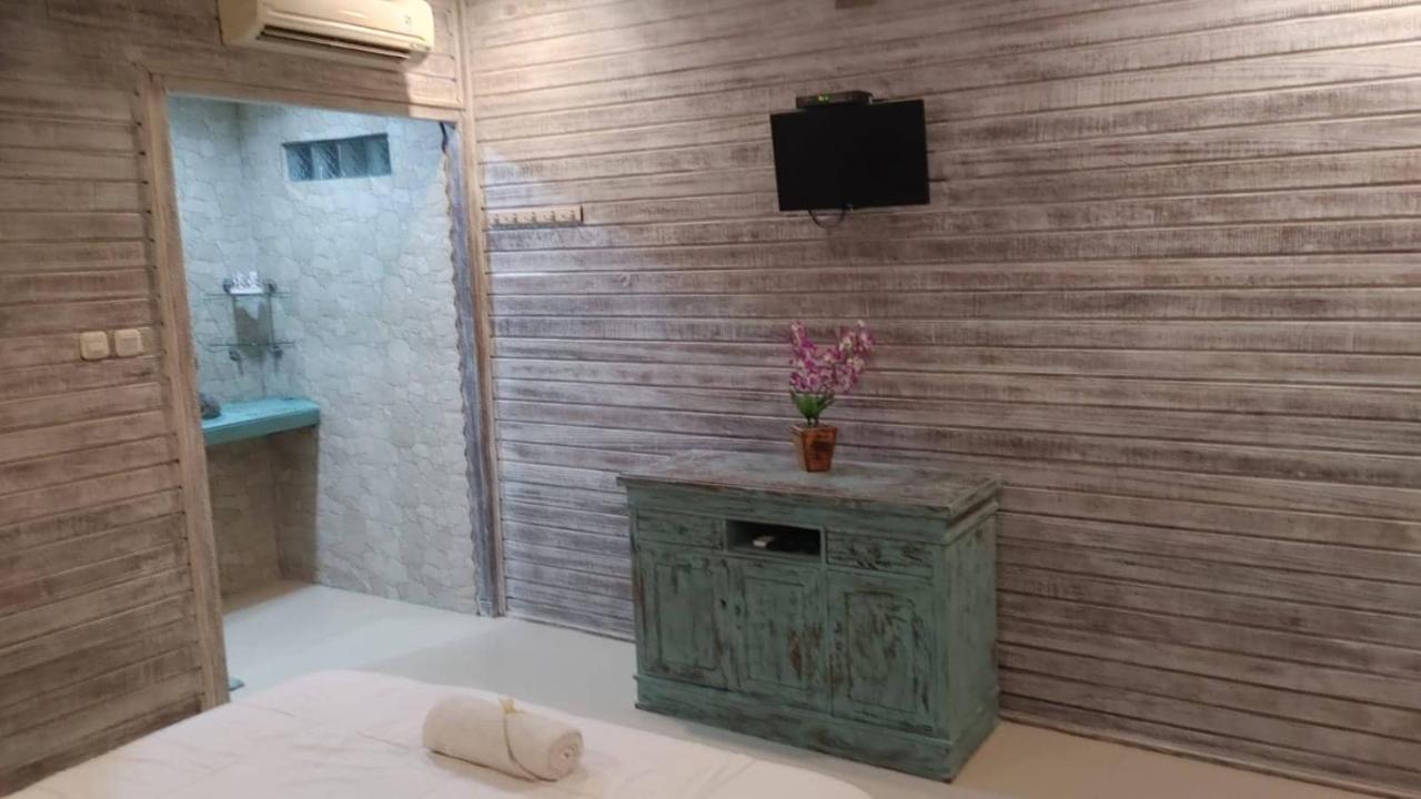 Sarinah Beach - Bistro & Bungalow Batununggul エクステリア 写真