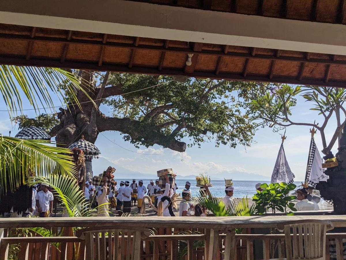 Sarinah Beach - Bistro & Bungalow Batununggul エクステリア 写真