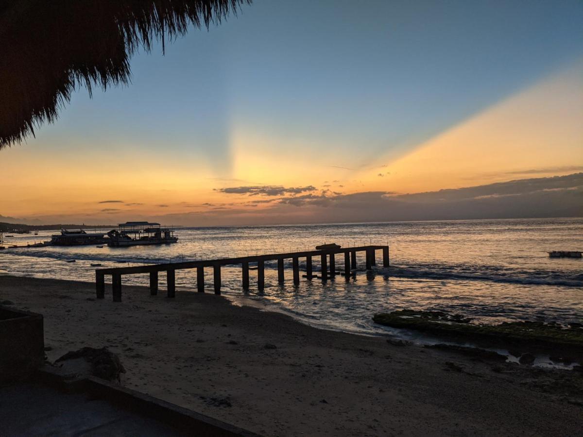 Sarinah Beach - Bistro & Bungalow Batununggul エクステリア 写真