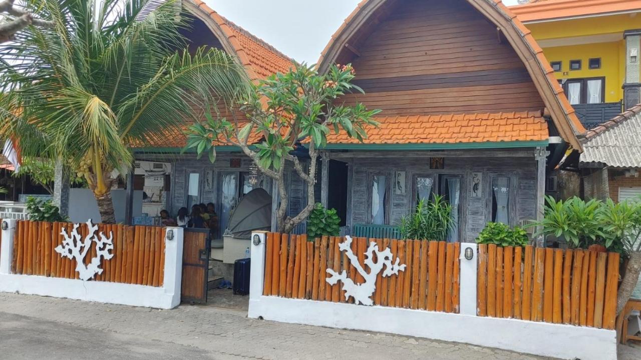 Sarinah Beach - Bistro & Bungalow Batununggul エクステリア 写真