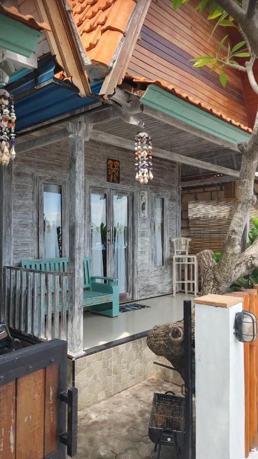 Sarinah Beach - Bistro & Bungalow Batununggul エクステリア 写真