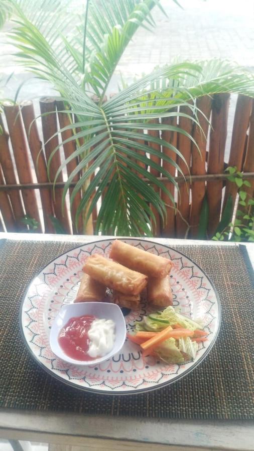 Sarinah Beach - Bistro & Bungalow Batununggul エクステリア 写真