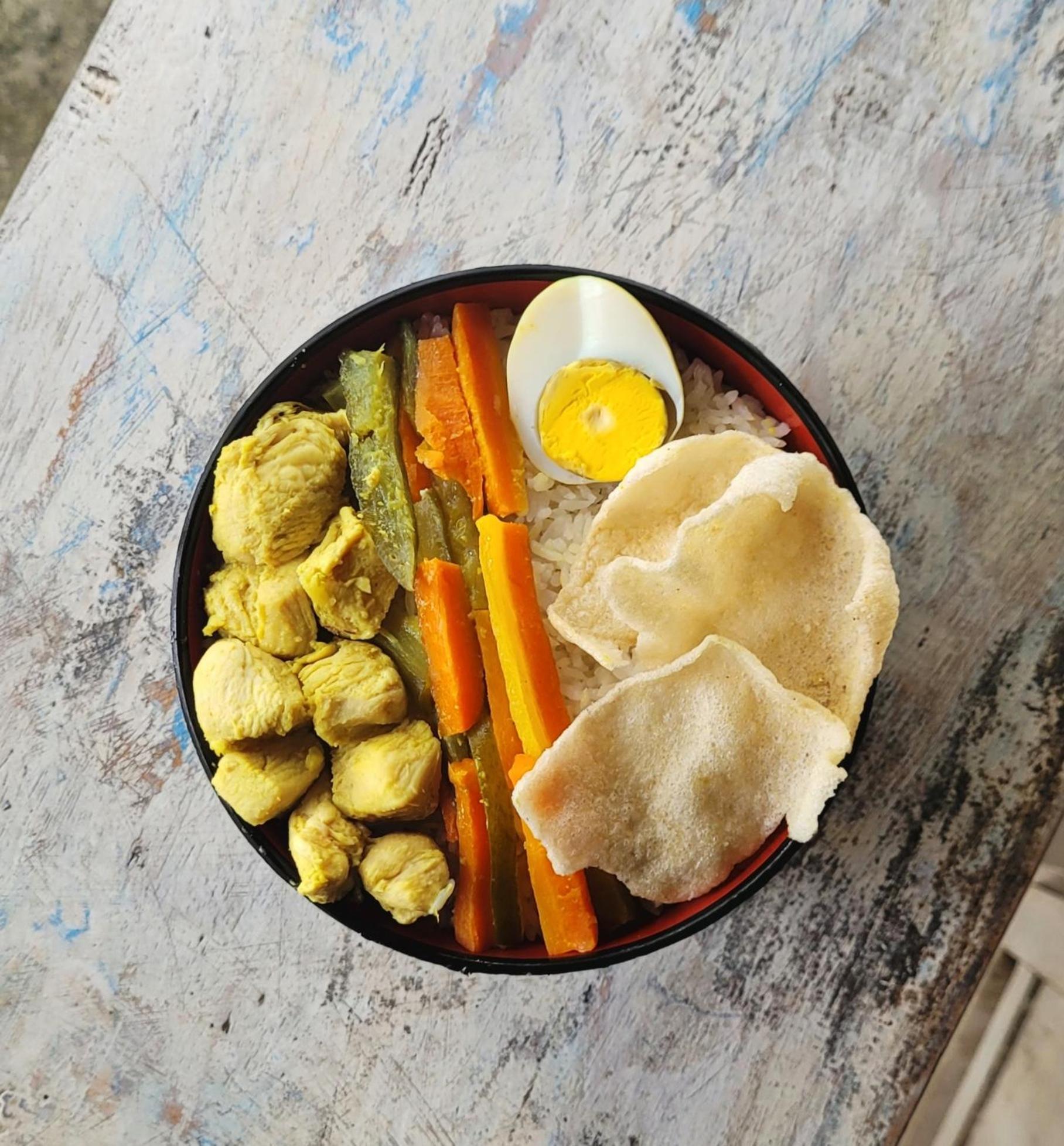 Sarinah Beach - Bistro & Bungalow Batununggul エクステリア 写真